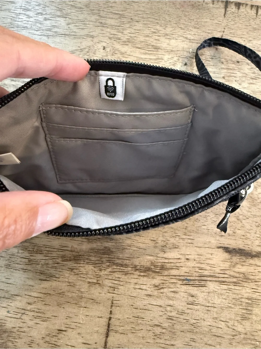 Baggallini Black and Gray Floral Zip Card Wallet Wristlet